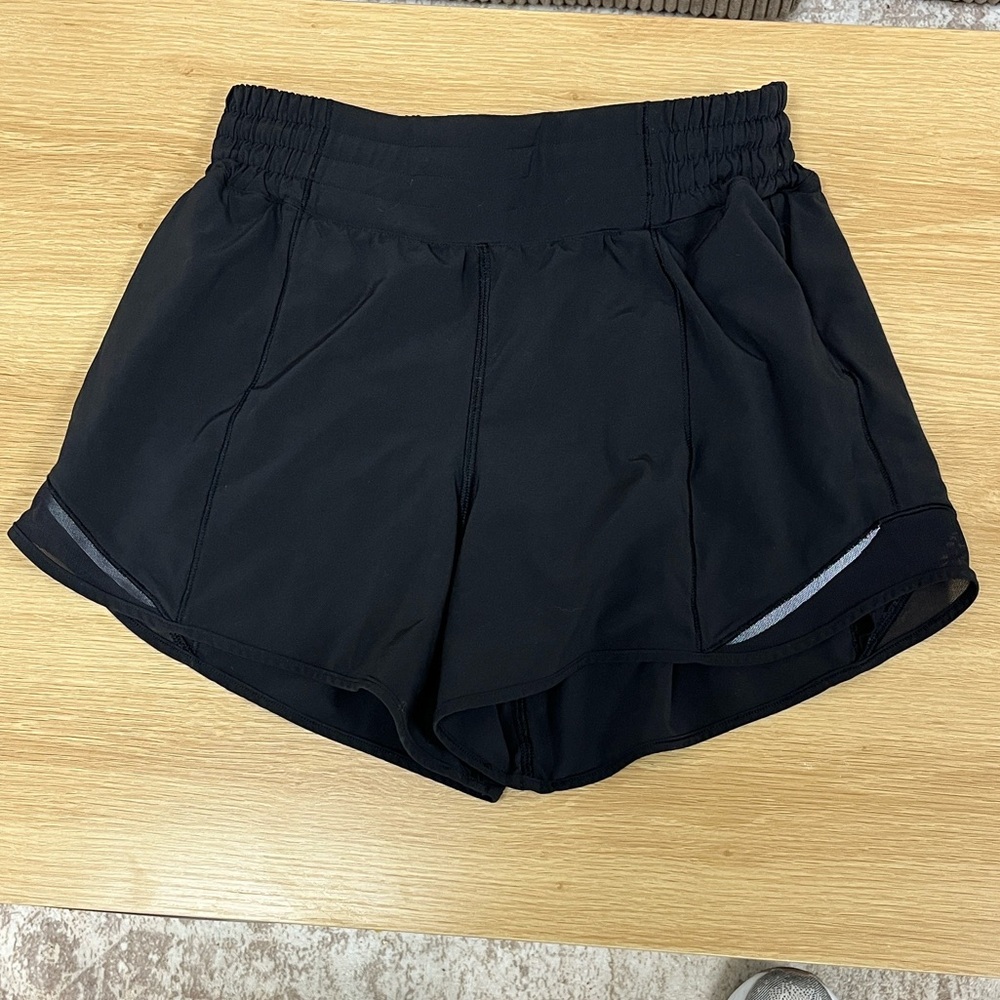 Lulu lemon Hotty hot 4 inch Women's Black Athletic Shorts